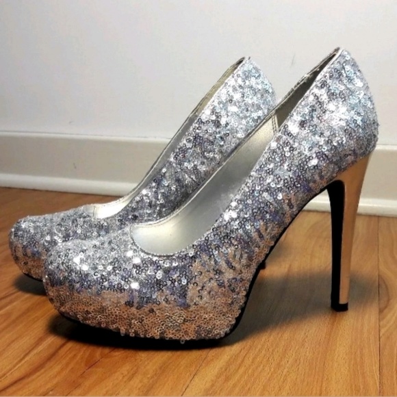 *SOLD* Delicious Sequin Stilettos - Picture 3 of 8